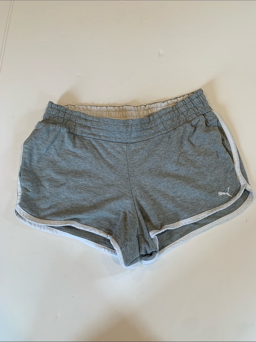 Puma Women’s Medium Light Gray Knit Athletic Short Shorts with White Trim